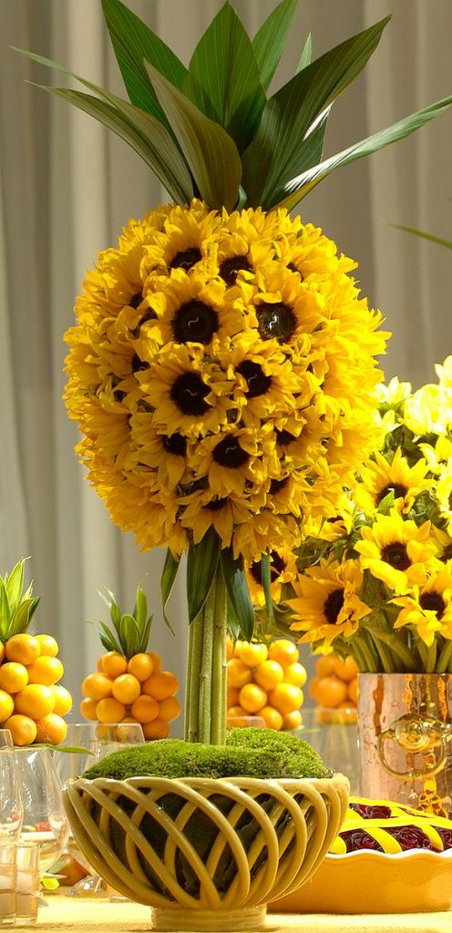 Tall Sunflower Centerpieces For Late Summer Picnic