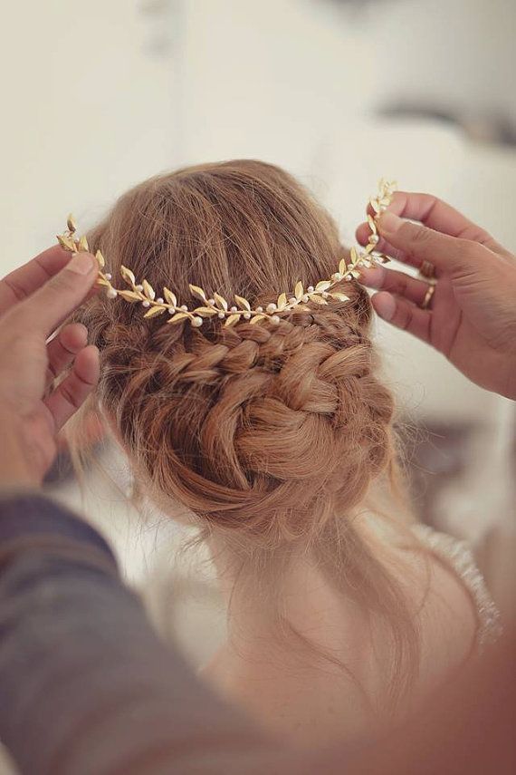 30 Amazing Wedding Hairstyles with Headpiece | DPF