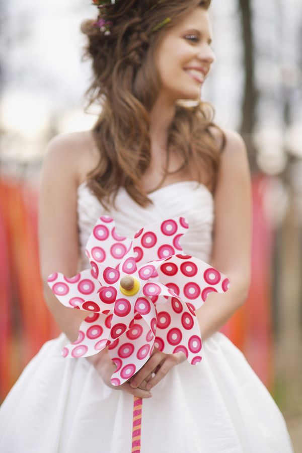 Valentine-Citrus themed wedding - pin wheel bouquet