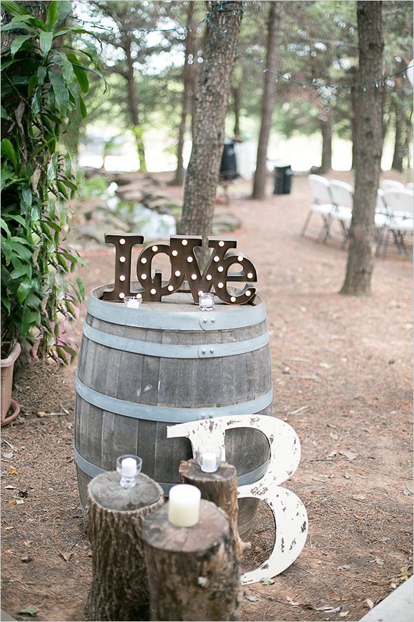 rustic outdoor country wine barrel wedding decor