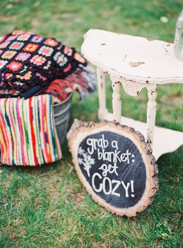 rustic tree stump wedding decor