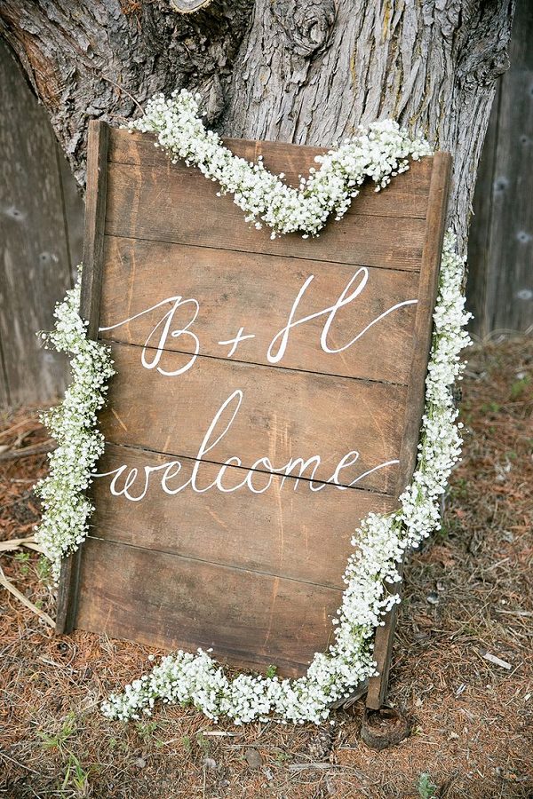 Baby's Breath Garland Welcome Sign