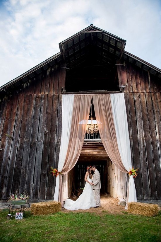 Drakewoodfarm Outdoor wedding drapery in ivory and beige drapery for barn wedding