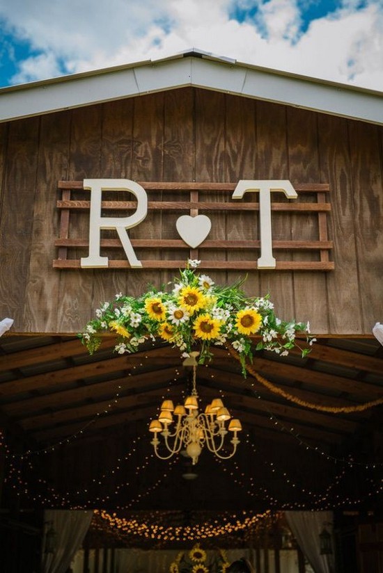 Rustic Sunflower Barn Wedding Decor Ideas