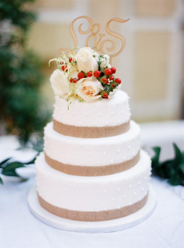 burlap wedding cake