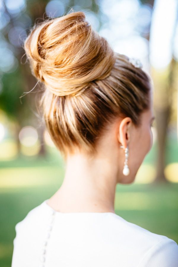 30 Top Knot Bun Wedding Hairstyles That Will Inspire(with Tutorial)