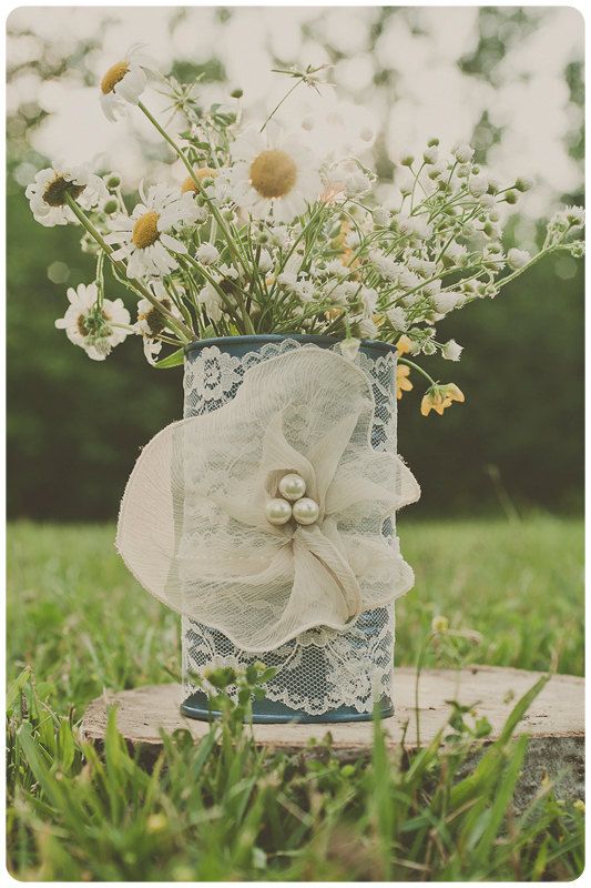 One vintage lace tin can vase. Ivory and blue