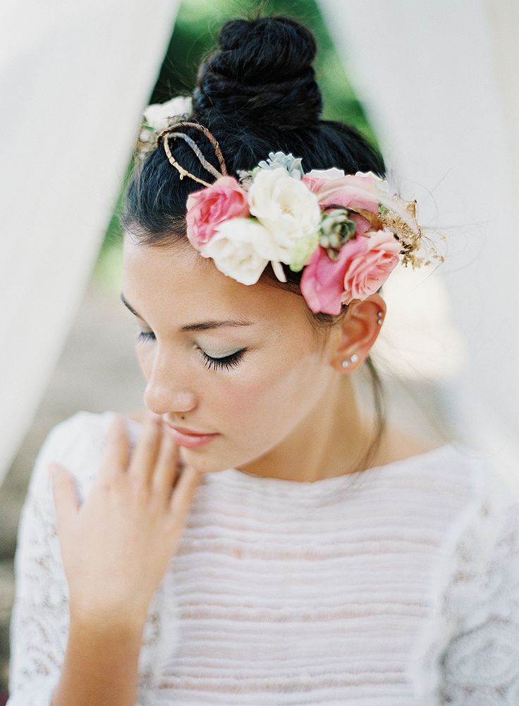 30 Top Knot Bun Wedding Hairstyles That Will Inspire(with 