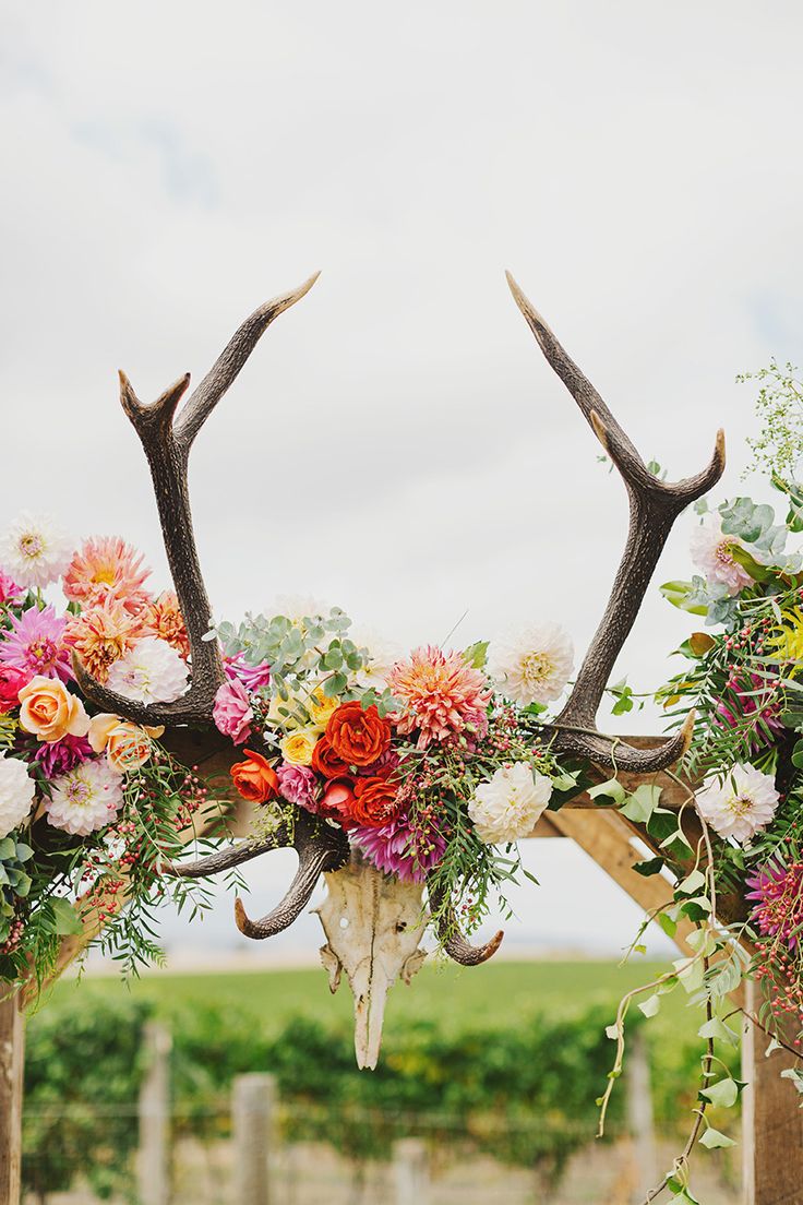 84 Ways To Use Antlers For Your Rustic Wedding Deer Pearl Flowers