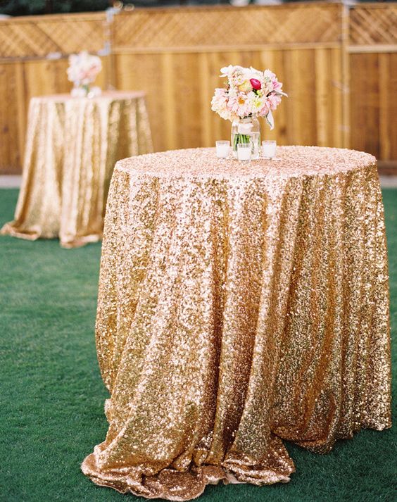 gold glitter wedding tablecloth ideas