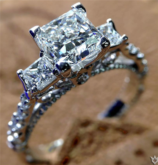 princess cut diamond engagement ring