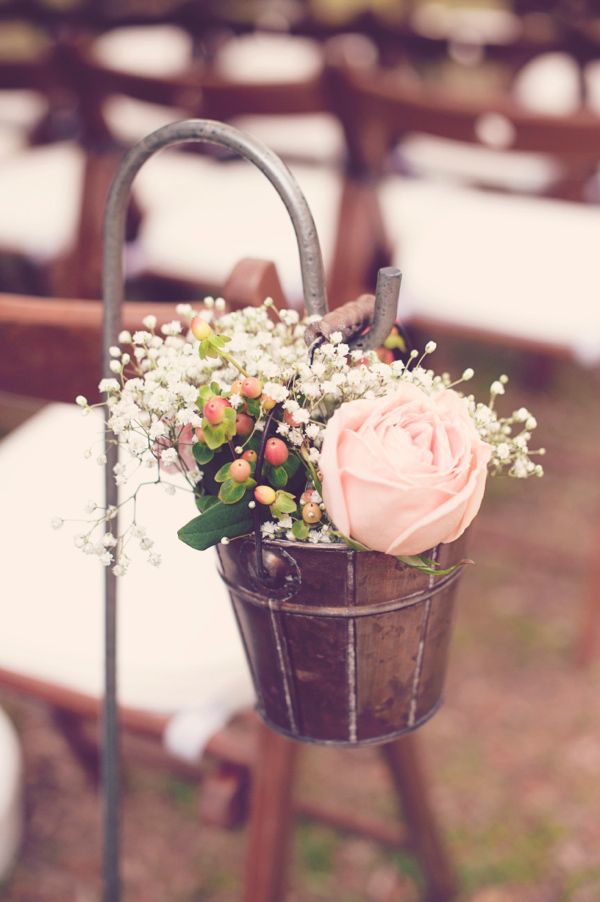 rustic pink wedding ceremony decor