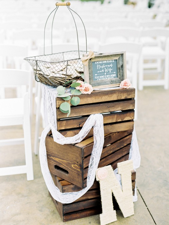 rustic wood pallet and lace wedding decor ideas