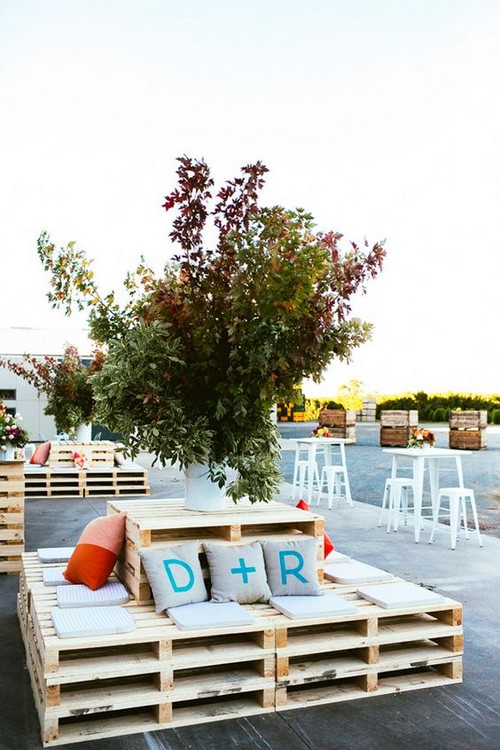 rustic wood pallets wedding lounge decor ideas