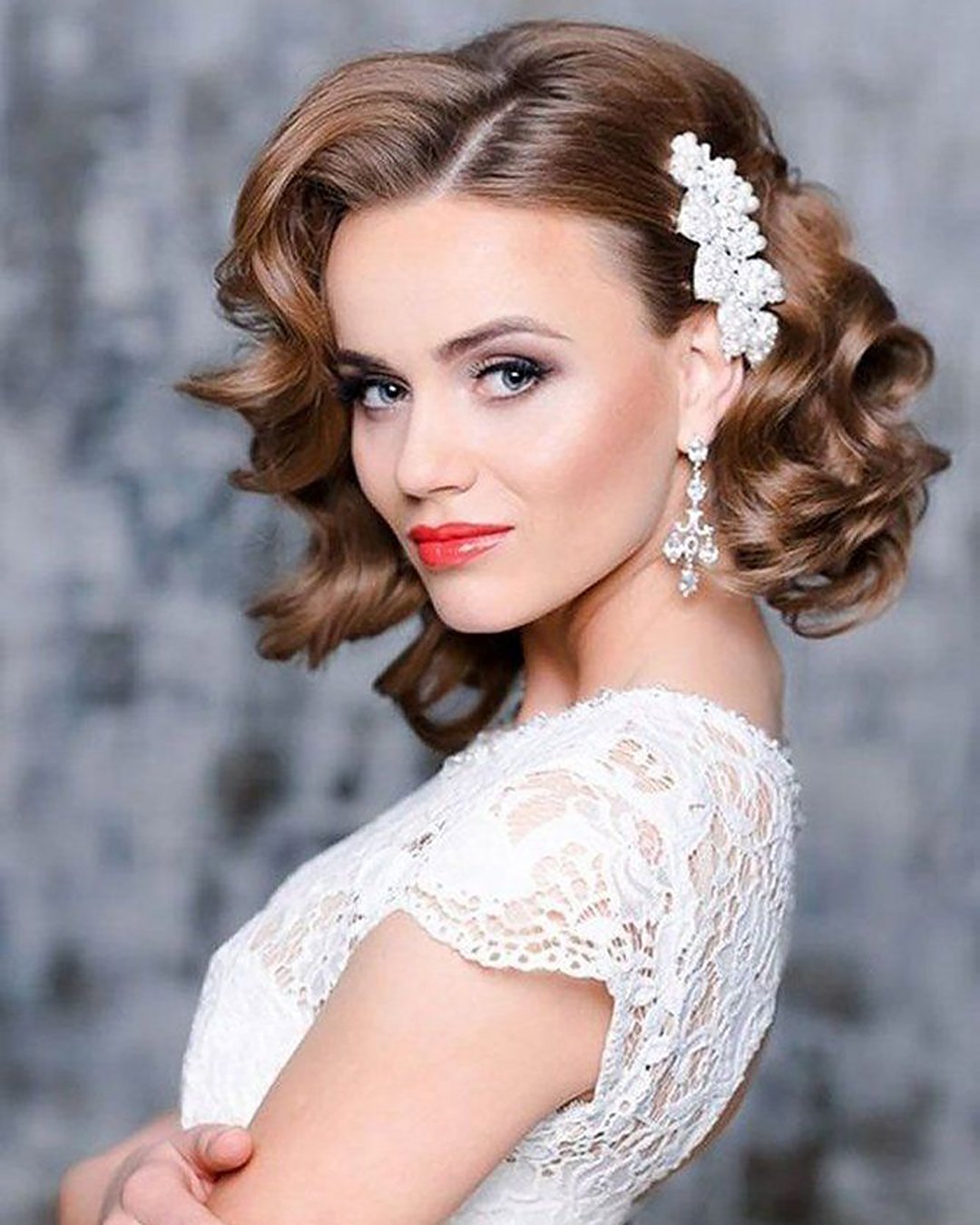 short curly bobo wedding hairstyles with side clip