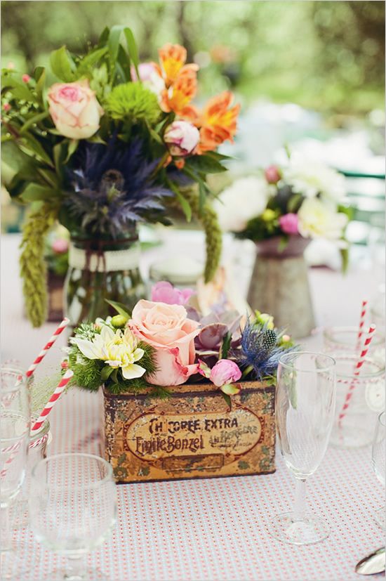 45+ Charming Inexpensive Country Tin Can Wedding Ideas 19 tin can flower arrangement