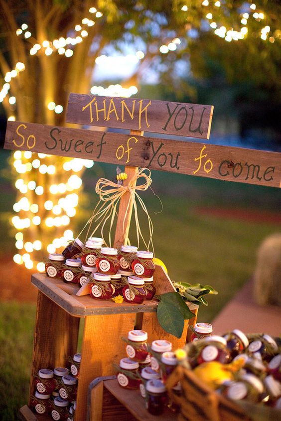 wedding favor table decor ideas