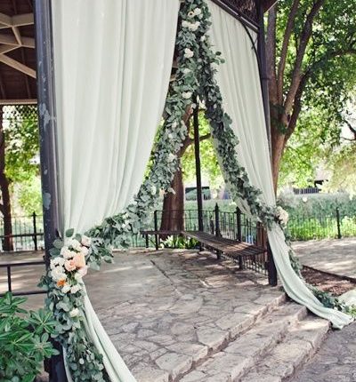 Beautiful Wedding Decor For Outdoor Ceremony Altars | Deer Pearl Flowers