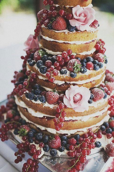 Breakfast anf brunch wedding ideas - rustic naked wedding cake with fruit