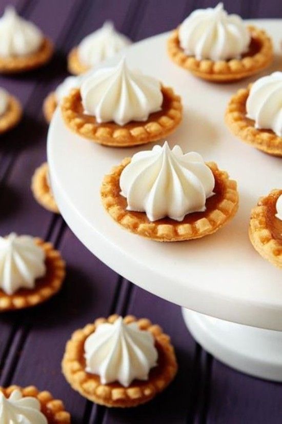 Fall Wedding food ideas-Mini Pumpkin Pies for autumn wedding
