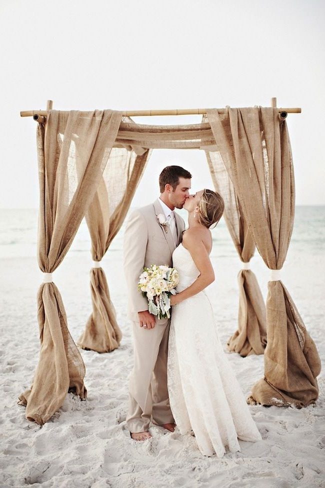 55 Chic-Rustic Burlap and Lace Wedding Ideas 15 Gorgeous ceremony decoration idea - Ceremony alter with burlap