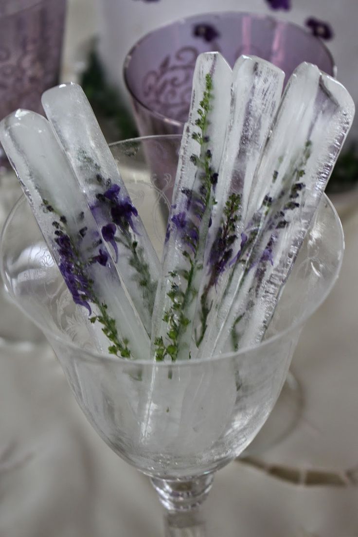 Lavender ice ideas for rustci purple wedding