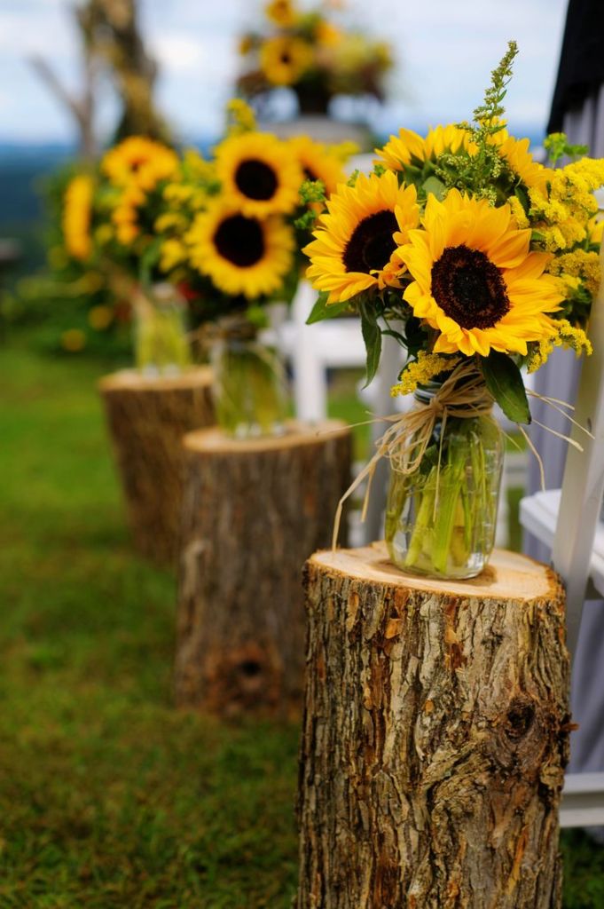Rustic Aisle Decor Ideas-Sunflowers in Mason Jars
