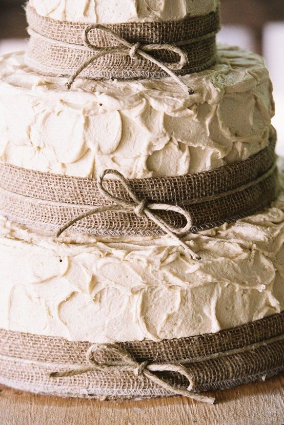 Rustic Burlap Wedding cake