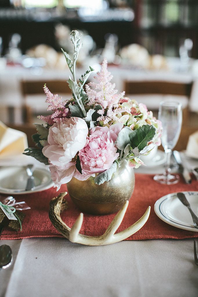 antlers with flowers wedding table centerpiece for winter wedding