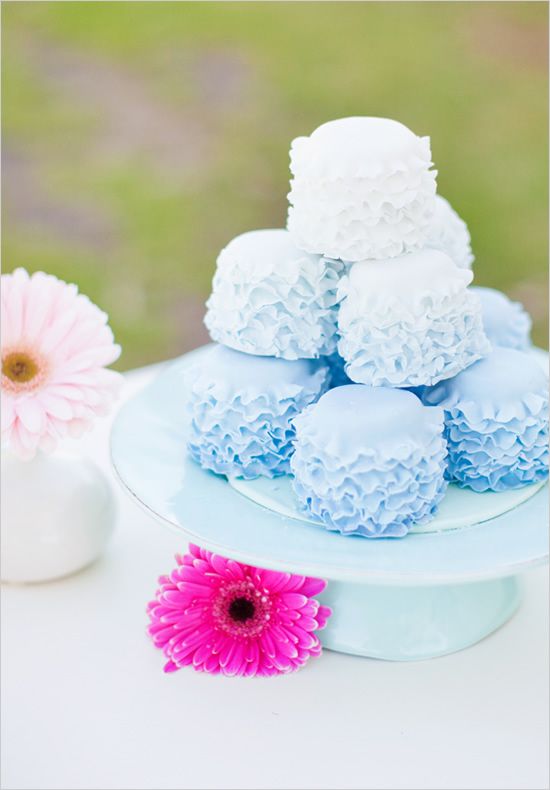 blue ombre ruffles mini wedding cakes