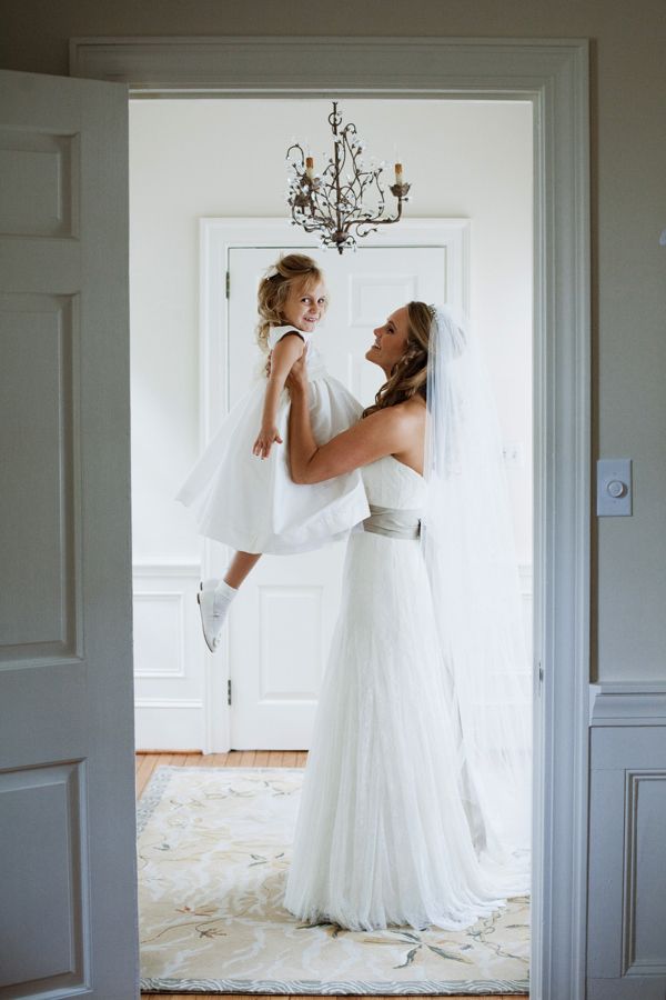 bride and flower girl wedding photo poses
