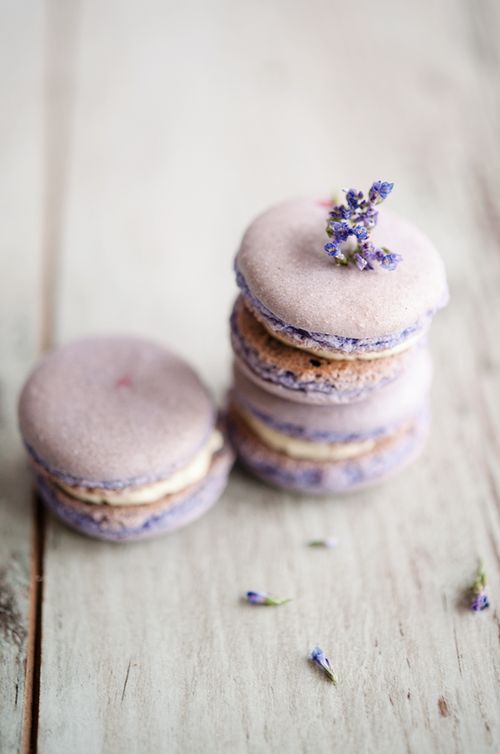 lavender macarons for purple wedding