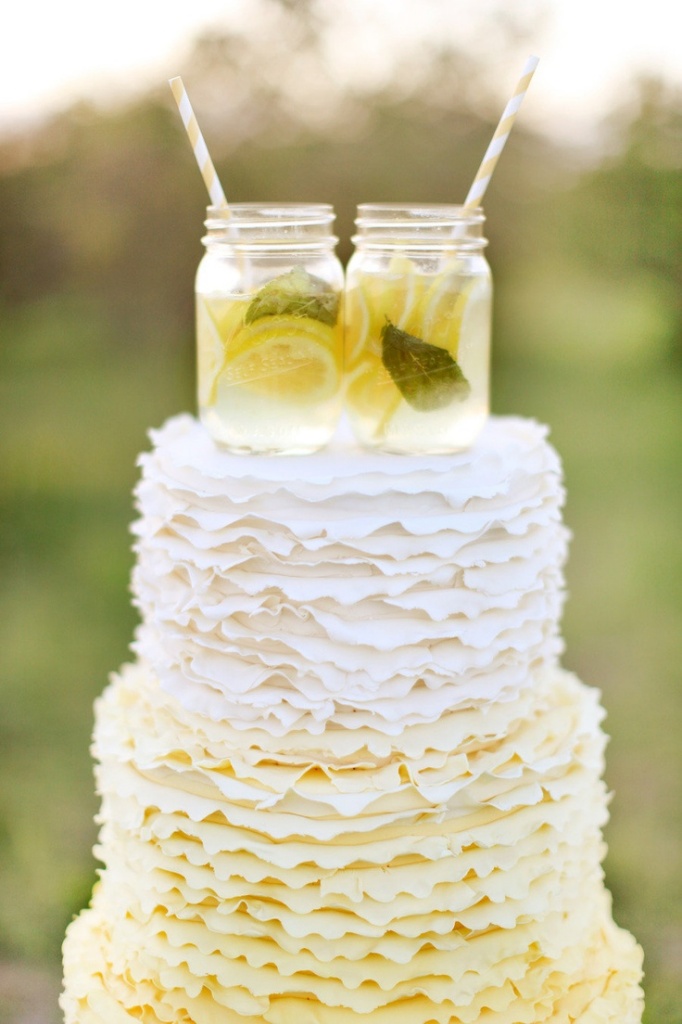 lemon in mason jars wedding cake