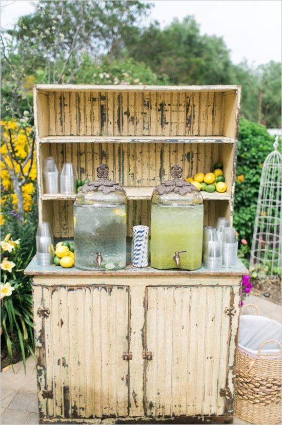 lemonade marvelous drink for rustic garden wedding