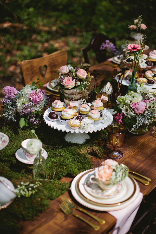 pastel wedding ideas-whimsical wonderland tablescape