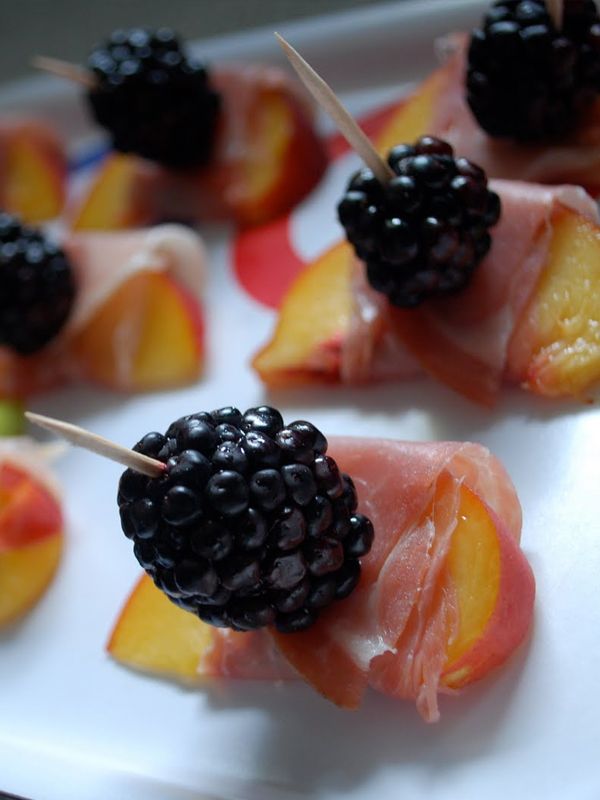 peach and prosciutto appetizers for sumer wedding cocktail house