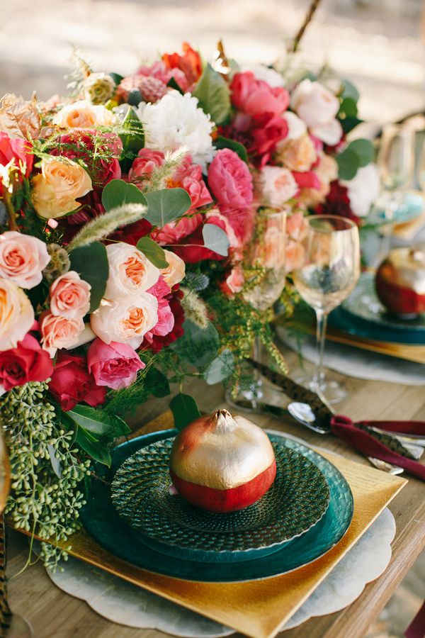 pomegranate place setting for fall weddings