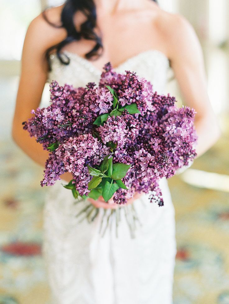 purple wedding ideas- lush lilac lavender wedding bouquet