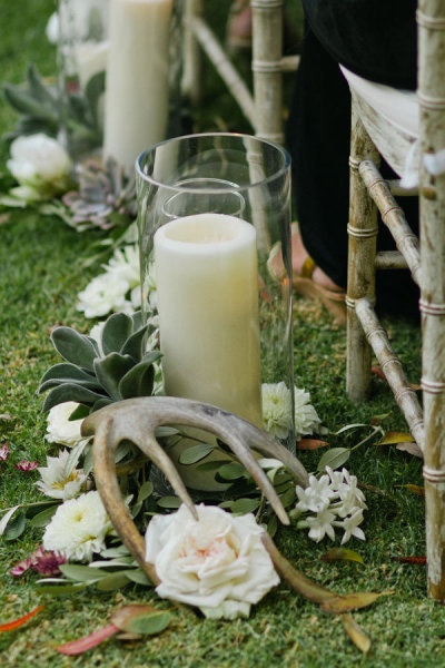 rustic outdoor weddinf decor ideas-deer antler and candels