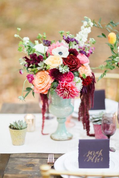 rustic woodland wedding ideas- flowers fall wedding centerpiece