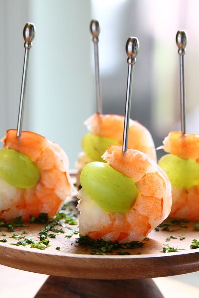 summer healthy appetizer ideas-Drunken Grapes with Wine Poached Shrimp