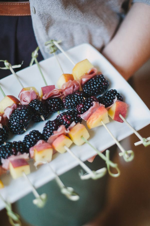 summer wedding appetizers ideas-Peach prosciutto and blackberry bites