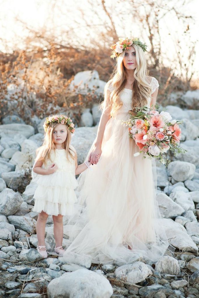 wedding photo ideas - Mother-Daughter Bridal Shoot