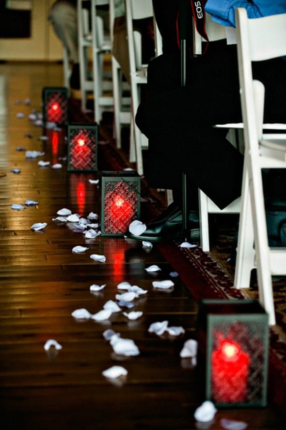 25 Romantic Winter Wedding Aisle Décor Ideas 15 Black and Red Wedding Aisle With Lanterns