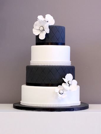 Blue and white wedding cake