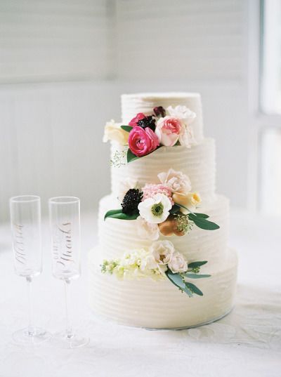 Cinnamon roll flavored wedding cake