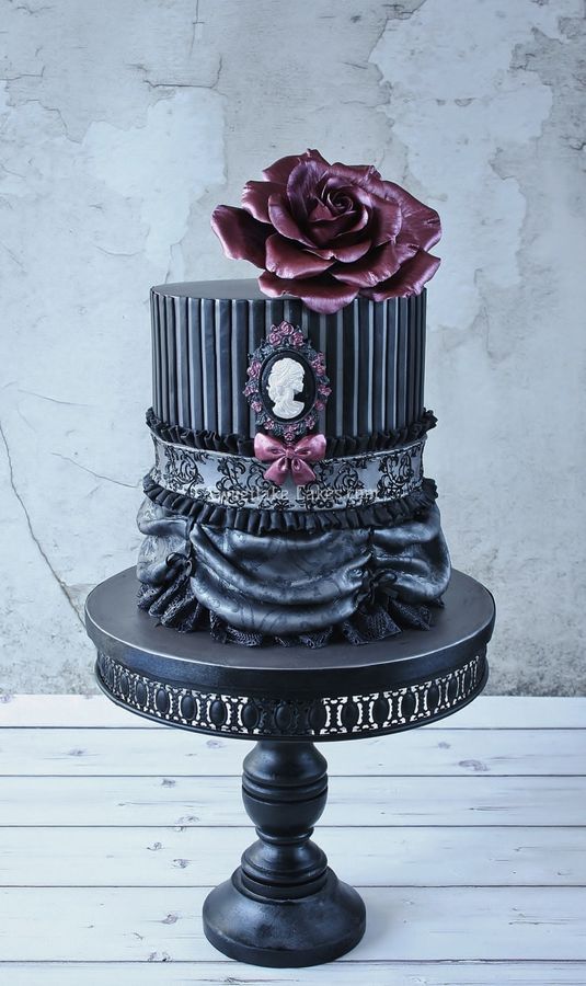Fabulous gothic double barrel wedding cake