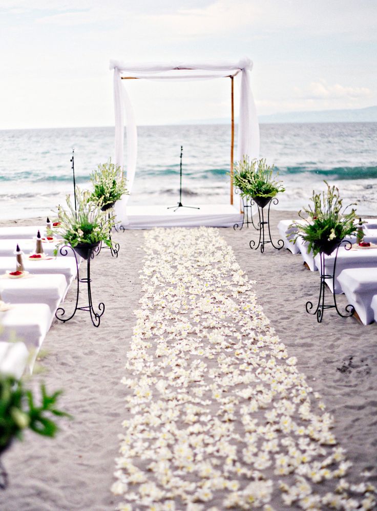 50 Beach Wedding Aisle Decor Ideas for 2024 17
