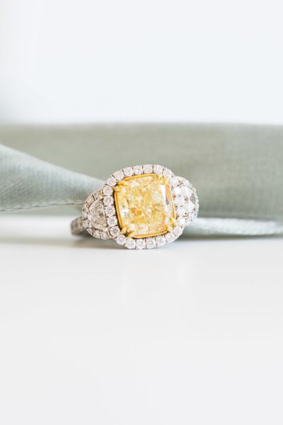 Jaw dropping yellow diamond wedding ring