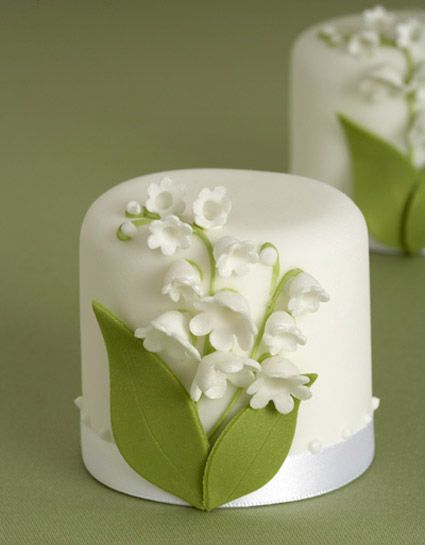 Mini Lily of the Valley Mini Wedding Cakes